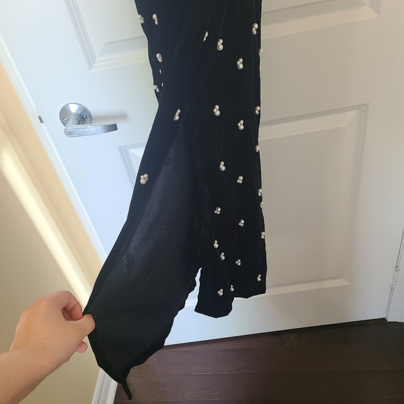 M Assymentrical Pearl-beaded Velvet Midi Black Dress UO - Picture 8 of 9